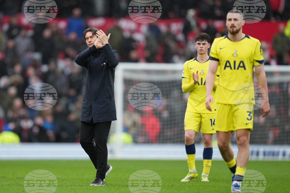 Уейн Рууни: „Тотнъм води битка за оцеляване“