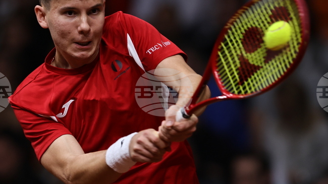 Българите Илиян Радулов и Леонид Шейнгезихт ще играят един срещу друг на четвъртфиналите на двойки на турнир по тенис в Испания