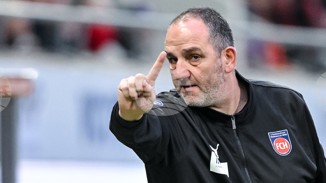 Треньорът на Хайденхайм Франк Шмид призна, че надеждата за оставане в Бундеслигата намалява