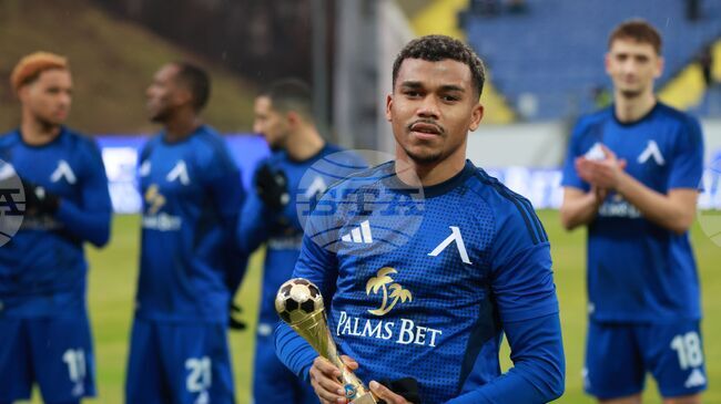 Фенербахче, Борусия (Дортмунд) и клубове от Саудитска Арабия имат интерес към защитника на Левски (Сф) Майкон, съобщи бразилско издание