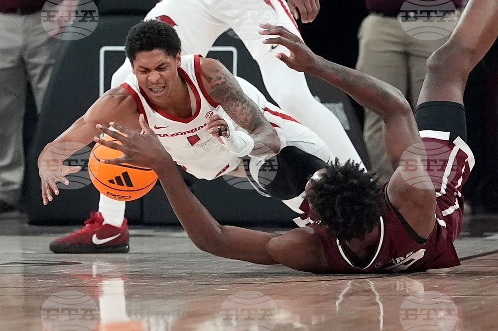 APTOPIX Arkansas Mississippi St Basketball