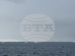 Антарктида - 34-та българска антарктическа експедиция - научноизследователски кораб "Св. св. Кирил и Методий"