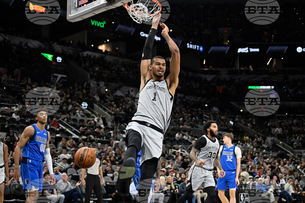 Mavericks Spurs Basketball