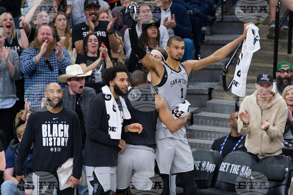 Mavericks Spurs Basketball