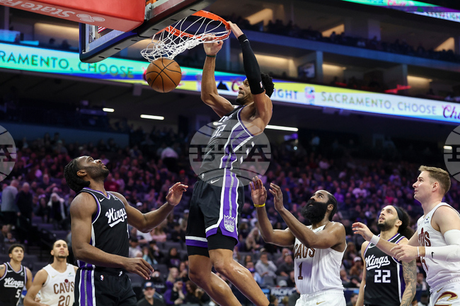 Кливланд надви Сакраменто в дебюта на Джемс Хардън