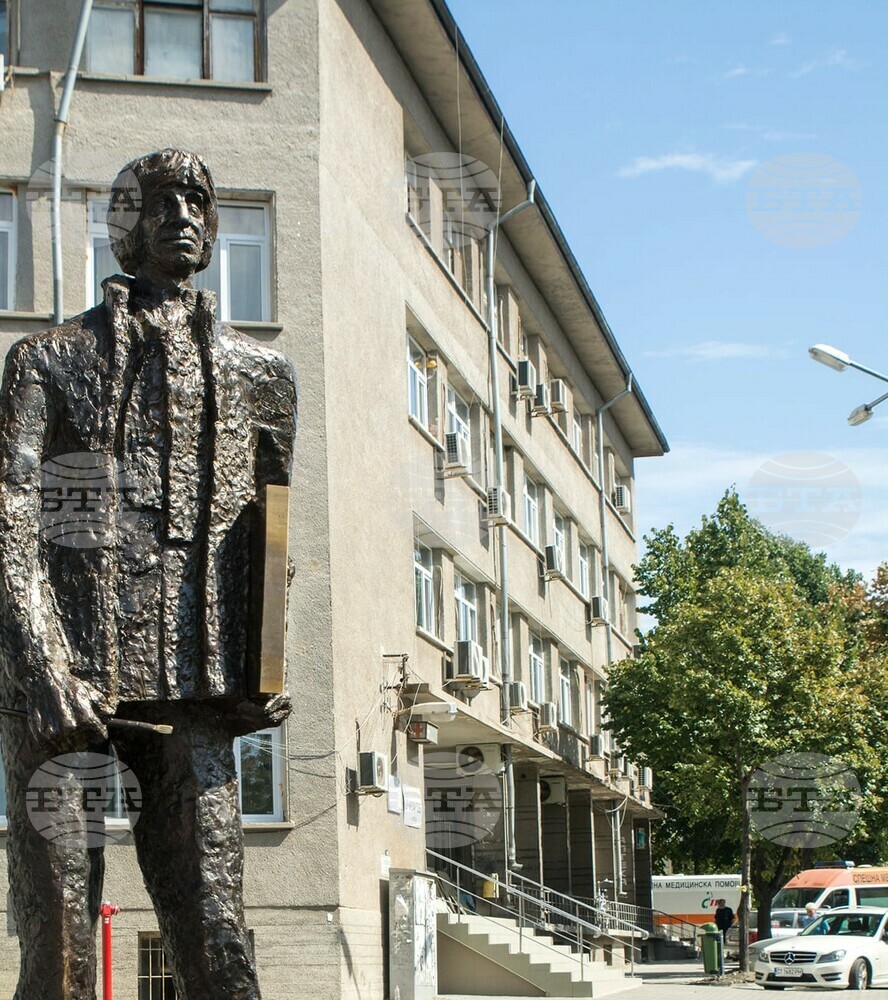 Изнесена приемна организират от Областния информационен център в Стара Загора пред сградата на Община Чирпан