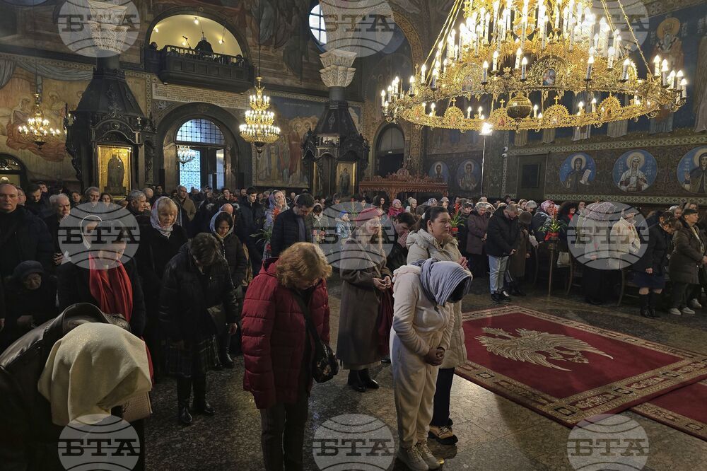 Храм „Св. Неделя“ - литургия