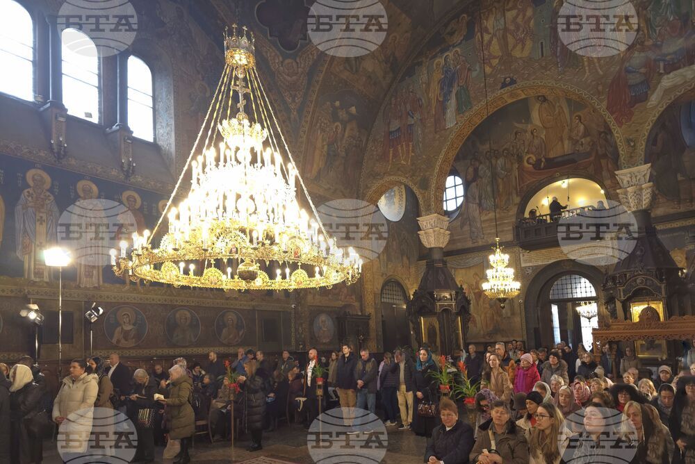 Храм „Св. Неделя“ - литургия