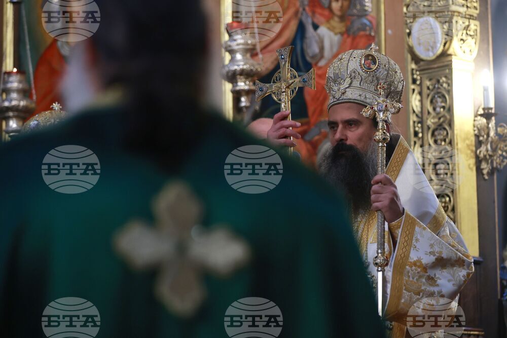 Храм „Св. Неделя“ - литургия