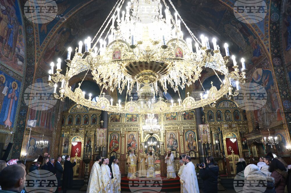 Храм „Св. Неделя“ - литургия