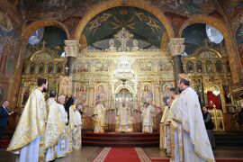 Храм „Св. Неделя“ - литургия