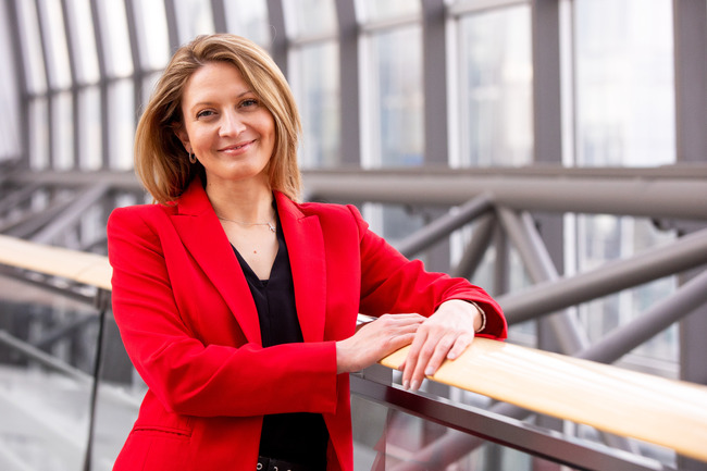 Цветелина Пенкова награждава млади творци във Велико Търново, в Силистра с младежи отбелязва Световния ден на рециклирането