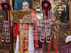 Ямбол - храм „Св. Николай Чудотворец“ - света литургия