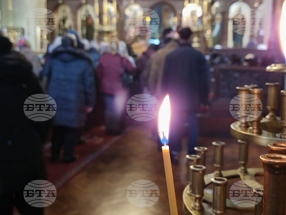 Ямбол - храм „Св. Николай Чудотворец“ - света литургия