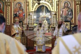 Храм „Св. Неделя“ - литургия