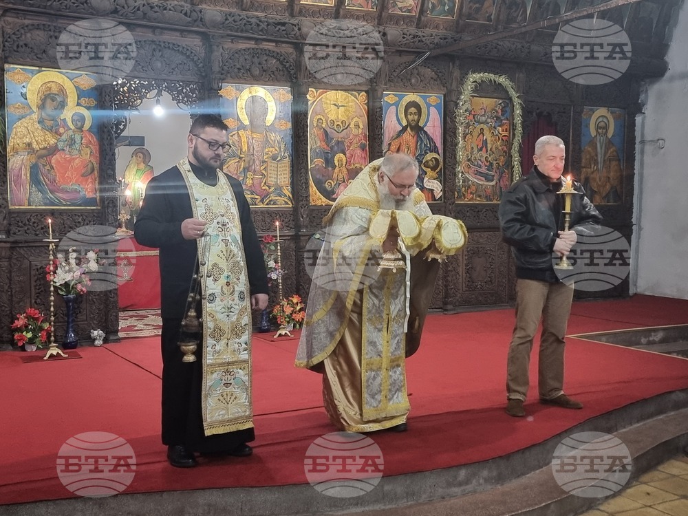 Плевен - храм „Свети Николай“ - неделно богослужение