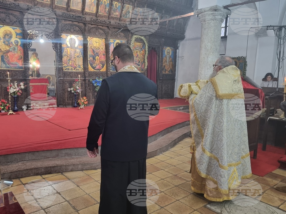 Плевен - храм „Свети Николай“ - неделно богослужение