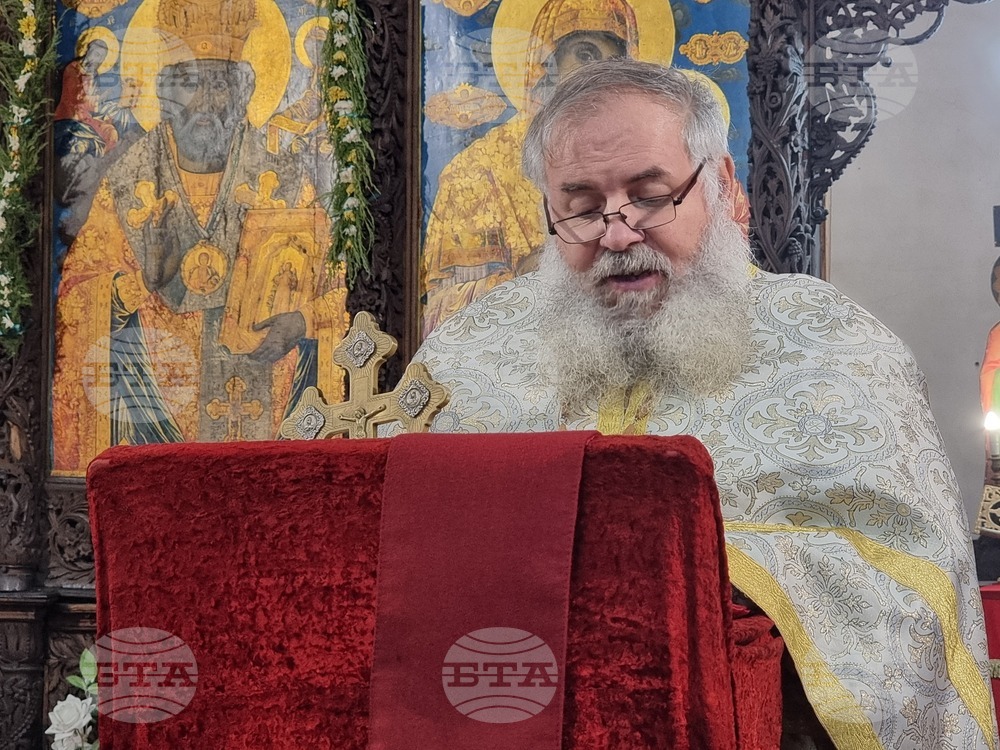 Плевен - храм „Свети Николай“ - неделно богослужение