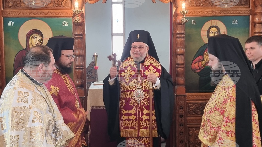 Старозагорският митрополит Киприан възглави света литургия и отслужи водосвет за Трифон Зарезан край Харманли