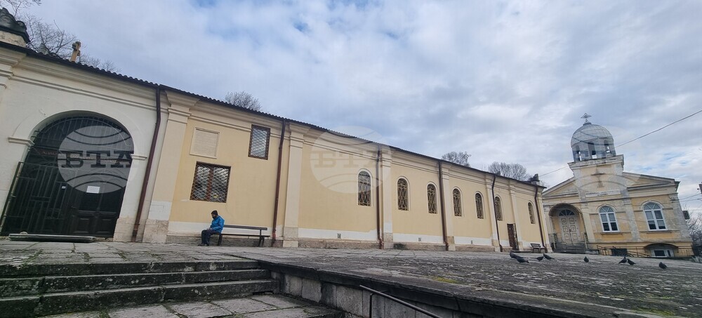 Шумен – неделна служба – църква „Свето Възнесение“