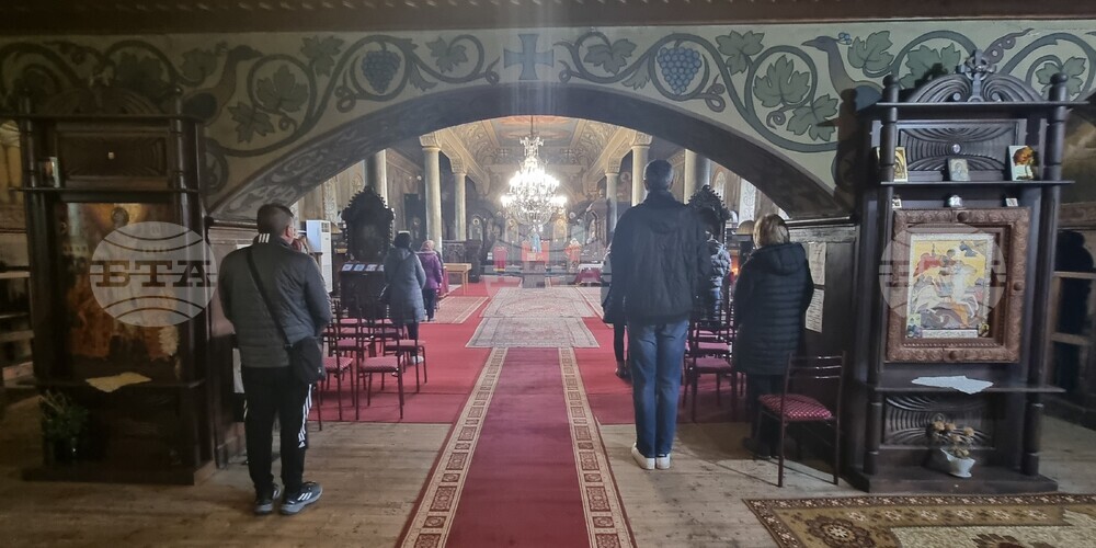 Шумен – неделна служба – църква „Свето Възнесение“