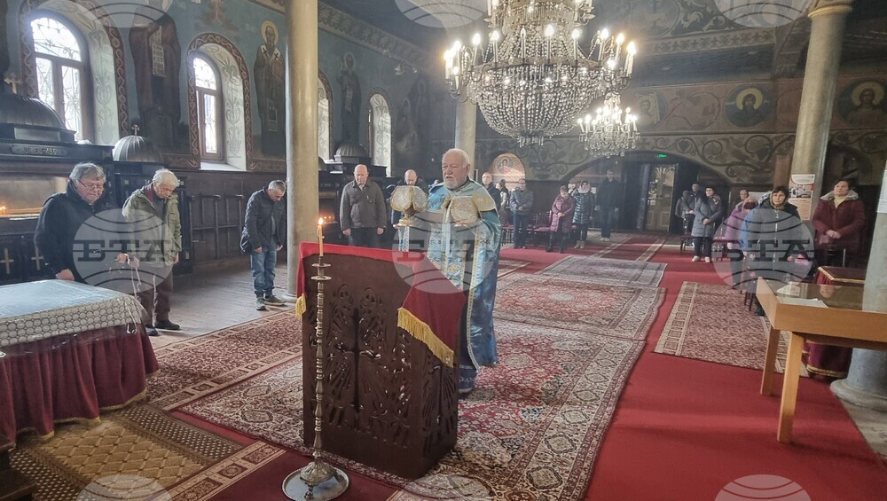 Шумен – неделна служба – църква „Свето Възнесение“