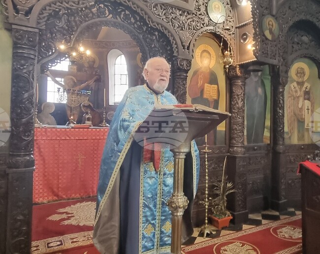 Шумен – неделна служба – църква „Свето Възнесение“