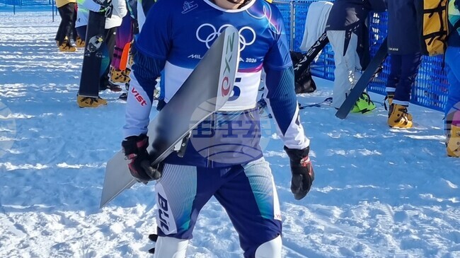 Тервел Замфиров и Радослав Янков се класираха за осминафиналите на паралелния гигантски слалом в алпийския сноуборд на Олимпиадата в Милано-Кортина