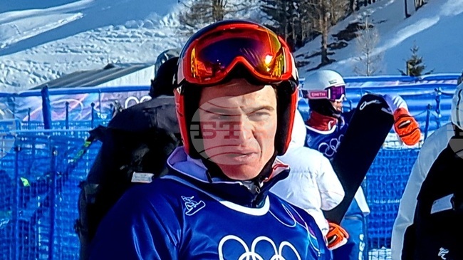 Александър Кръшняк и Тервел Замфиров преодоляха квалификациите в паралелния гигантски слалом от Световната купа по сноуборд във Винтерберг 