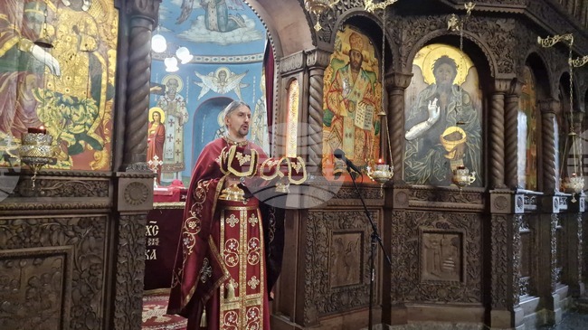 За истинската любов между човеците говори в проповедта си пред миряните отец Анатоли Тодоров в Търговище