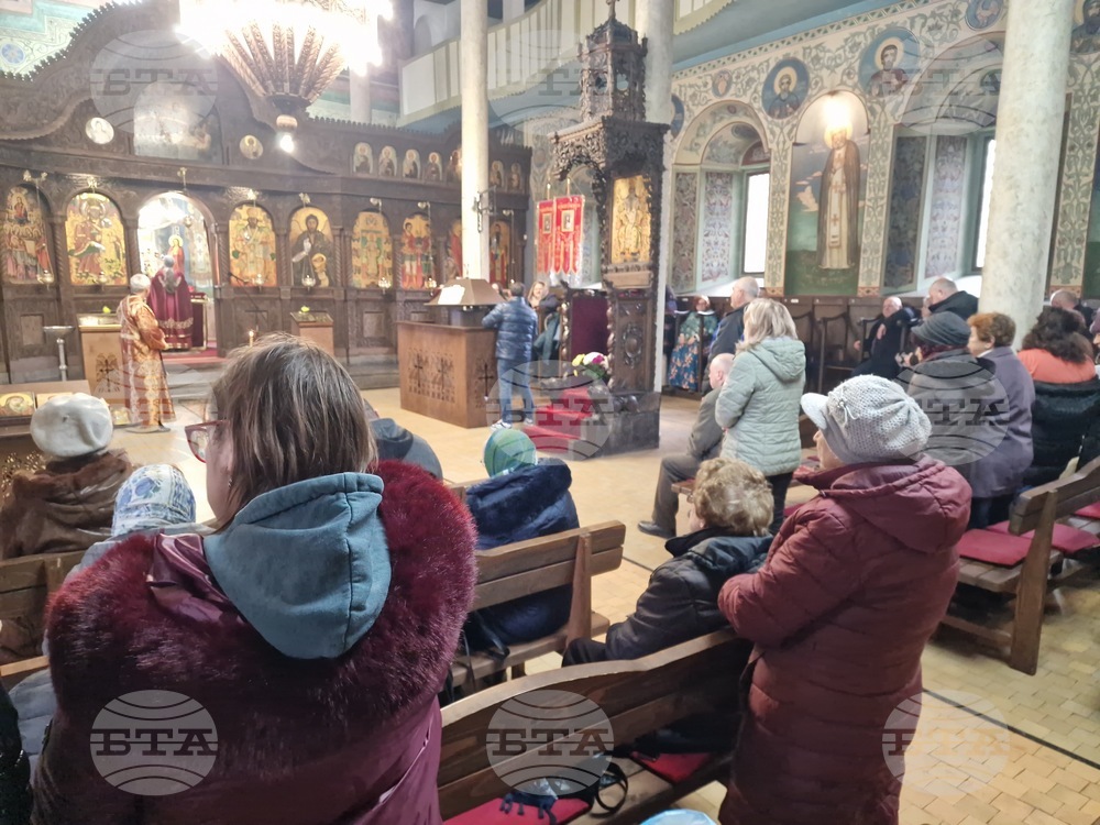 Търговище – храм „Св. Успение Богородично“ – неделна служба и проповед