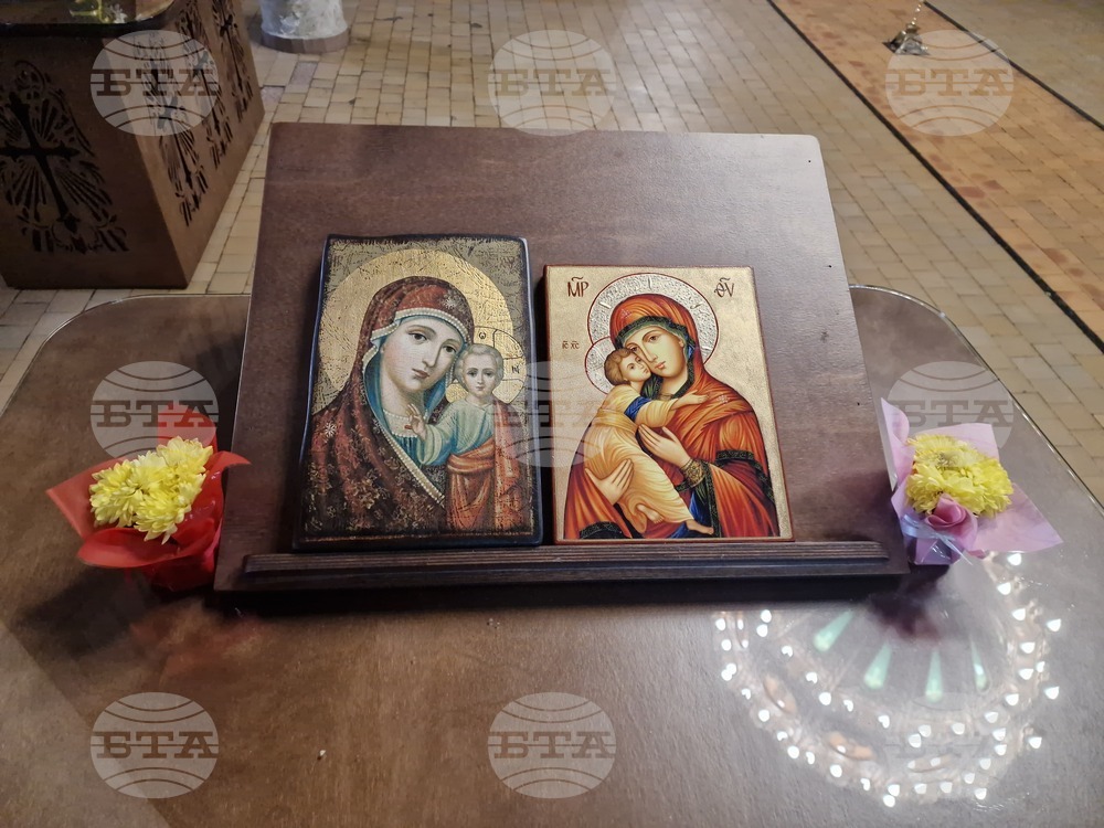 Търговище – храм „Св. Успение Богородично“ – неделна служба и проповед