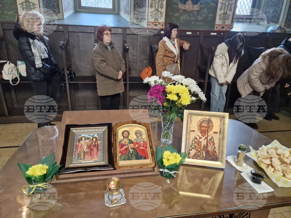 Търговище – храм „Св. Успение Богородично“ – неделна служба и проповед