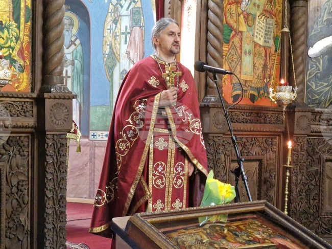 Търговище - храм „Св. Успение Богородично“ - неделна служба и проповед