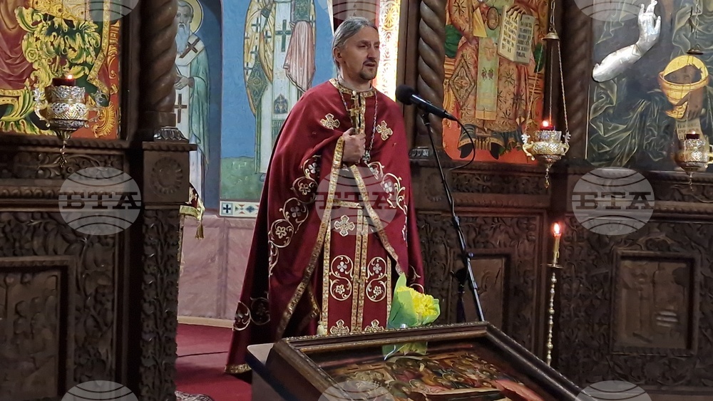 Търговище – храм „Св. Успение Богородично“ – неделна служба и проповед