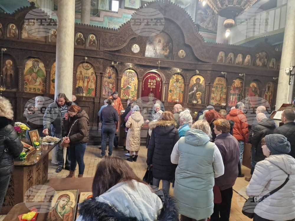 Търговище – храм „Св. Успение Богородично“ – неделна служба и проповед