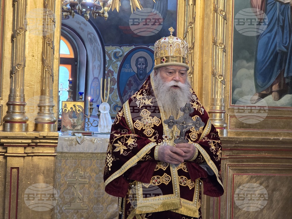 Ловеч - храм „Света Троица“- литургия