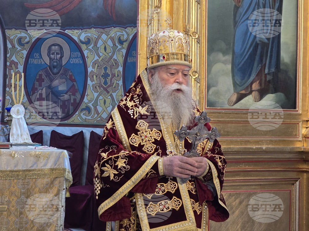 Ловеч - храм „Света Троица“- литургия