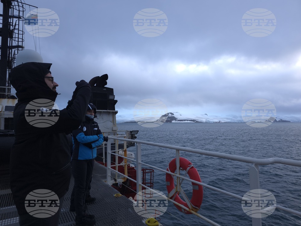 Antarctica - 34th Bulgarian Antarctic Expedition - Vasil Popov - Permafrost