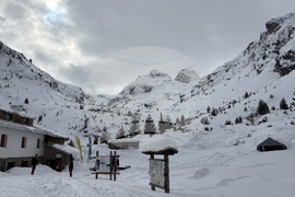 Курортен комплекс Мальовица - хижа „Мальовица“