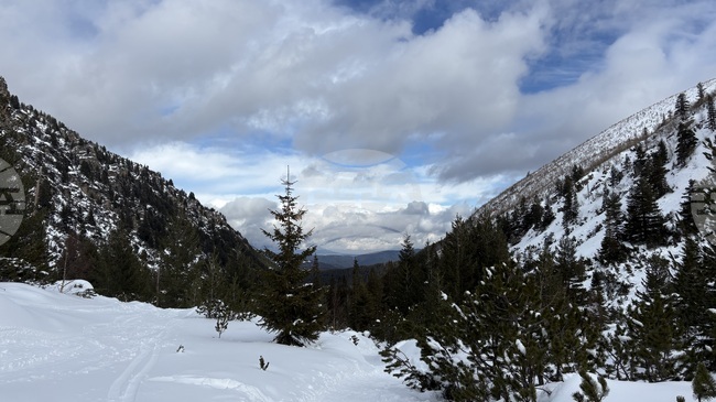 Условията в планините са подходящи за туризъм, съобщиха от Планинската спасителна служба на БЧК