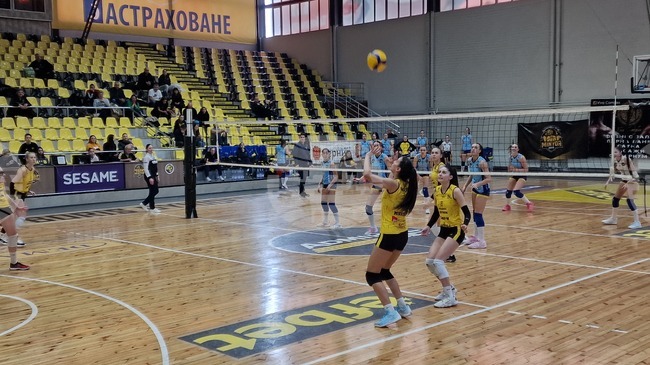 Шампионките на България по волейбол Марица (Пловдив) с 15-а поредна победа през сезона