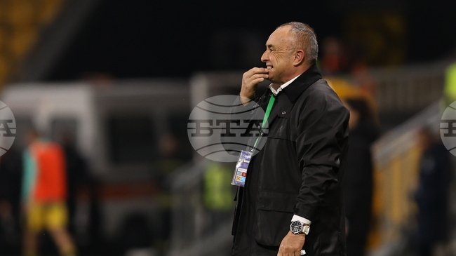 Бяхме равностойни на Лудогорец, категоричен е наставникът на Берое Хосу Урибе