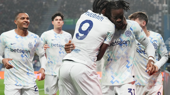 Интер отбеляза пет гола срещу Сасуоло и увеличи преднината си на върха в Серия А