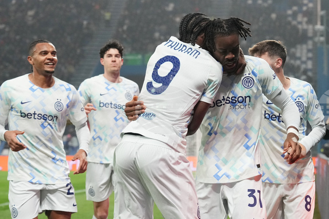 Интер отбеляза пет гола срещу Сасуоло и увеличи преднината си на върха в Серия А