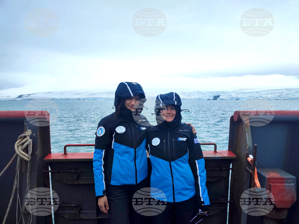 Antarctica – 34th Bulgarian Antarctic Expedition – Eleni Kytinou – Dionysia Rigatou