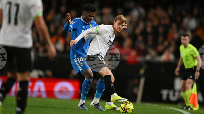 Валенсия се наложи в градското дерби с Леванте