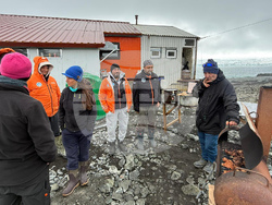  Антарктида - 34-та българска антарктическа експедиция - испанска база