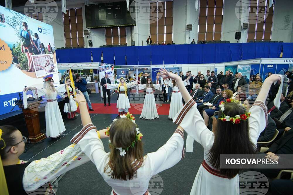 КосоваПрес: Трябва да се стремим да направим Косово част от туристическите пакети на Европа, каза президентката на Косово Вьоса Османи