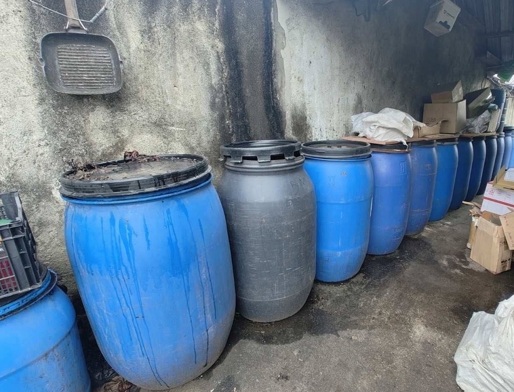 Митнически служители от ТД Митница Варна иззеха над 2000 литра етилов алкохол